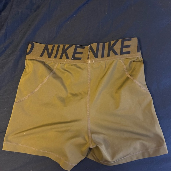 Nike Pro 3inch - Picture 3 of 4